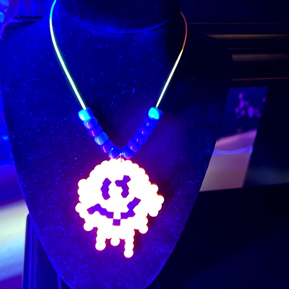 New Rave Necklace - Picture 11 of 11